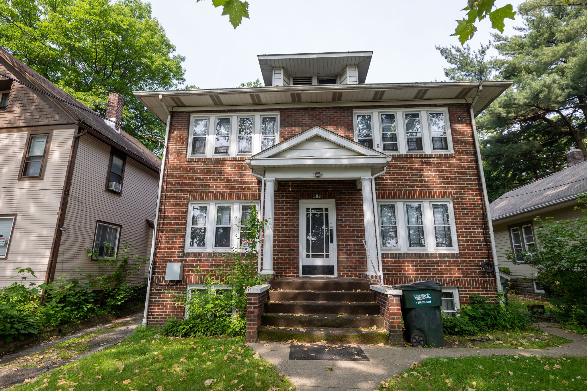 598 Blaine Ave, Akron, OH à vendre Photo principale- Image 1 de 1