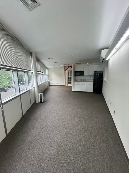 11 Talcott Notch Rd, Farmington, CT for lease - Building Photo - Image 2 of 14
