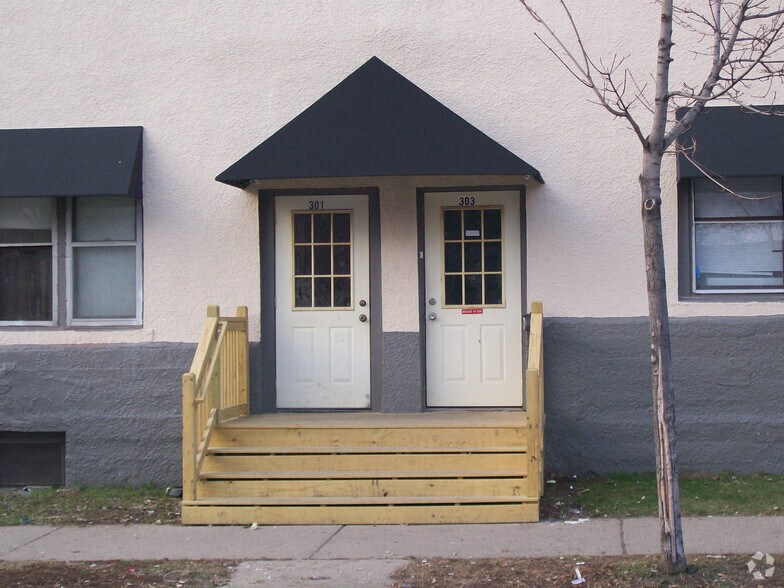 301 17th Ave NE, Minneapolis, MN à vendre - Photo du bâtiment - Image 3 de 8