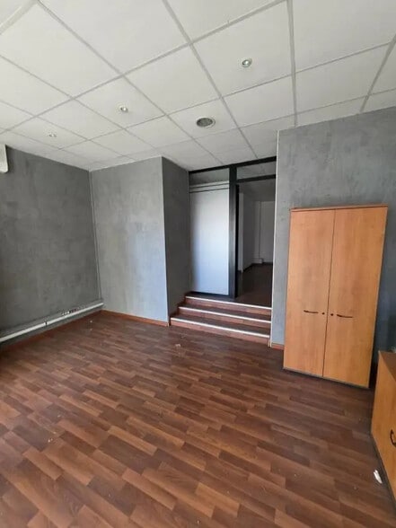 Retail in Nice for lease - Building Photo - Image 2 of 5