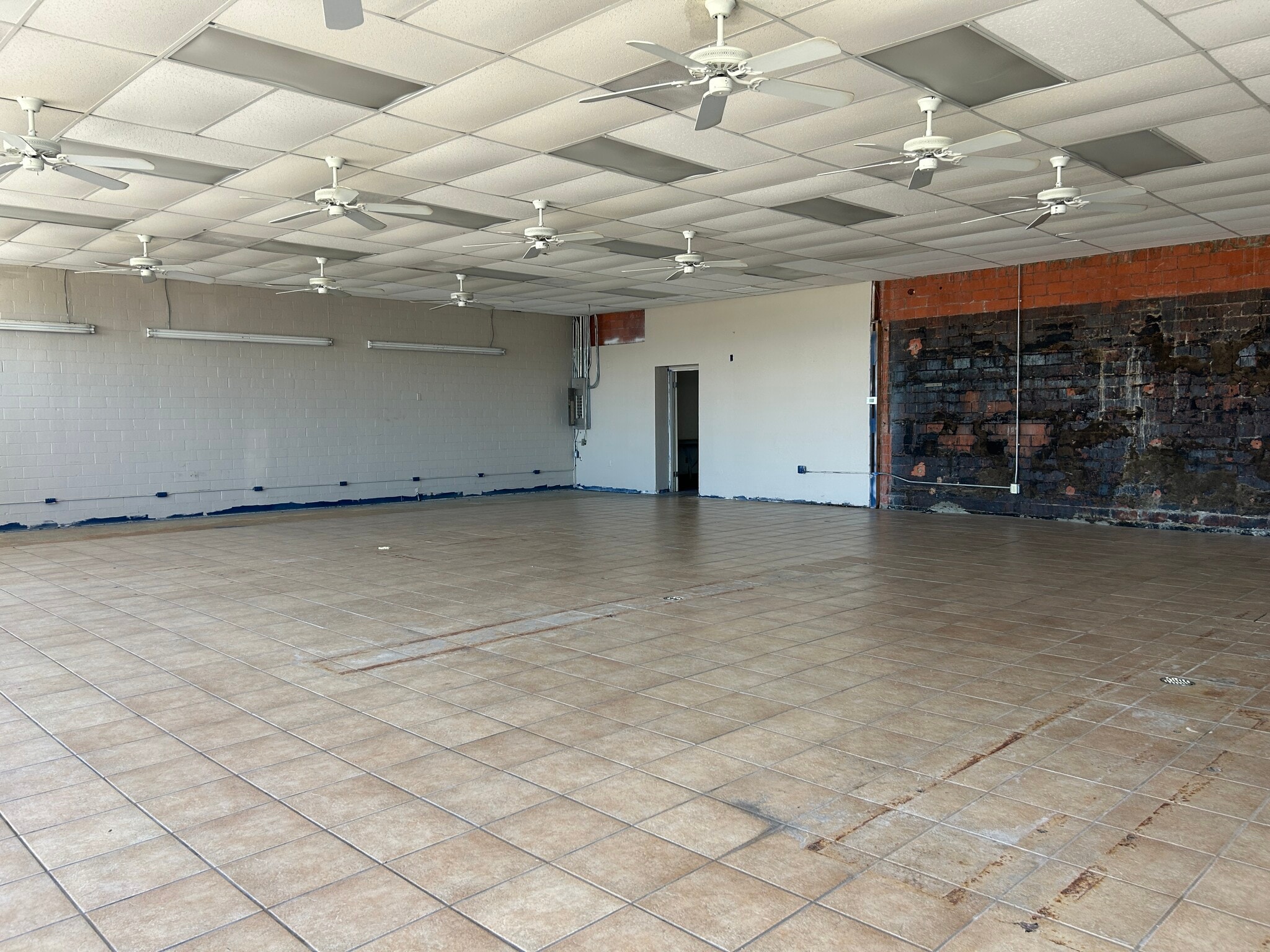 4346 S Staples St, Corpus Christi, TX for lease Interior Photo- Image 1 of 5