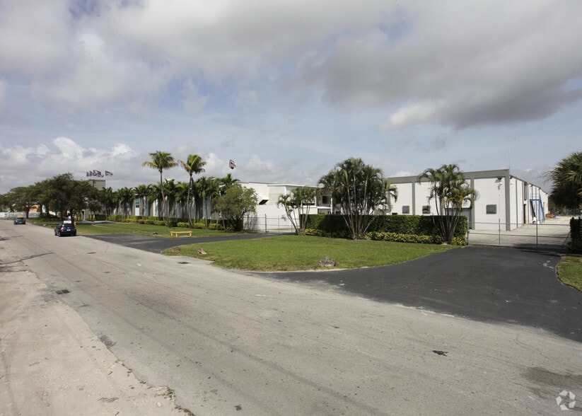 4355 NW 128th St, Opa Locka, FL for sale - Primary Photo - Image 1 of 11