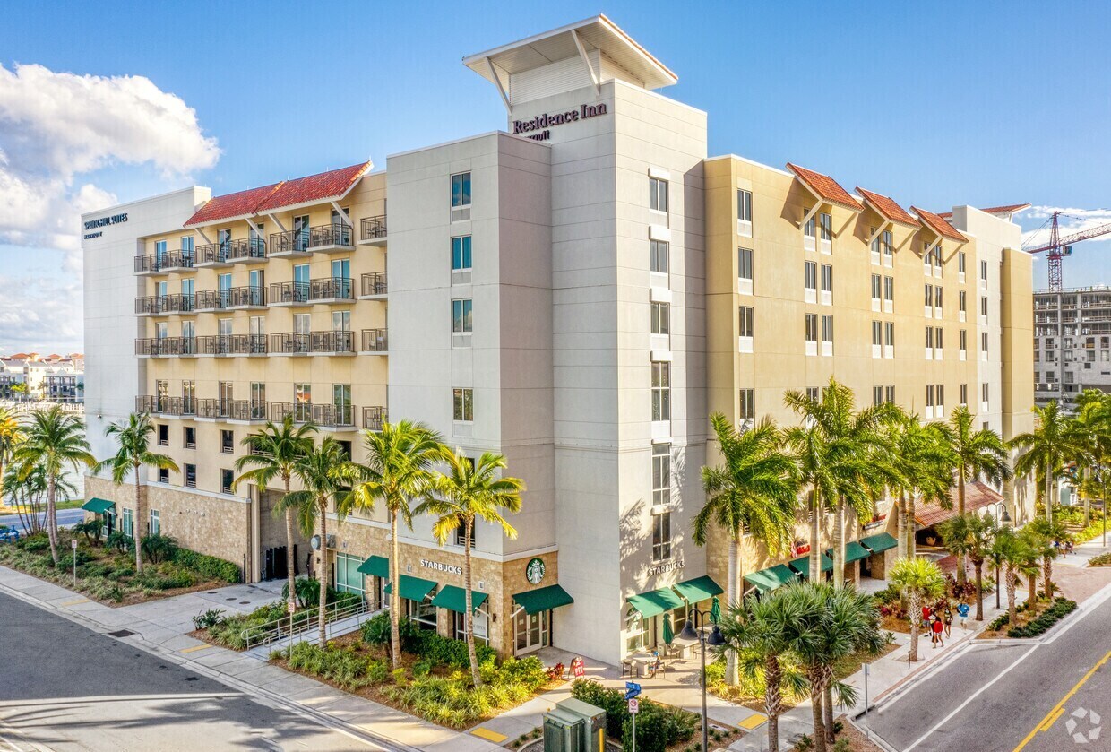 309 Coronado Dr, Clearwater Beach, FL for lease Building Photo- Image 1 of 1