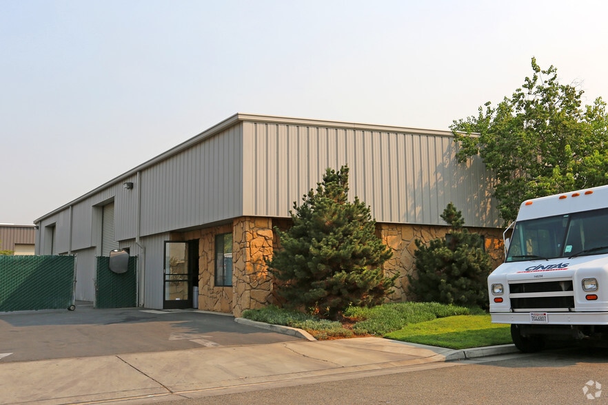 3604 W Gettysburg Ave, Fresno, CA for lease - Building Photo - Image 3 of 4