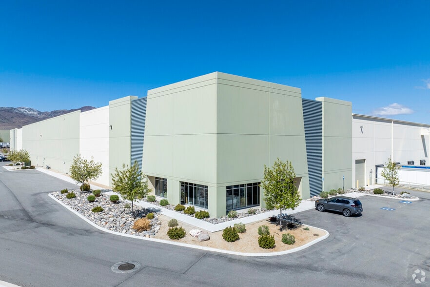 425 E Sydney Dr, Mccarran, NV for lease - Primary Photo - Image 1 of 8