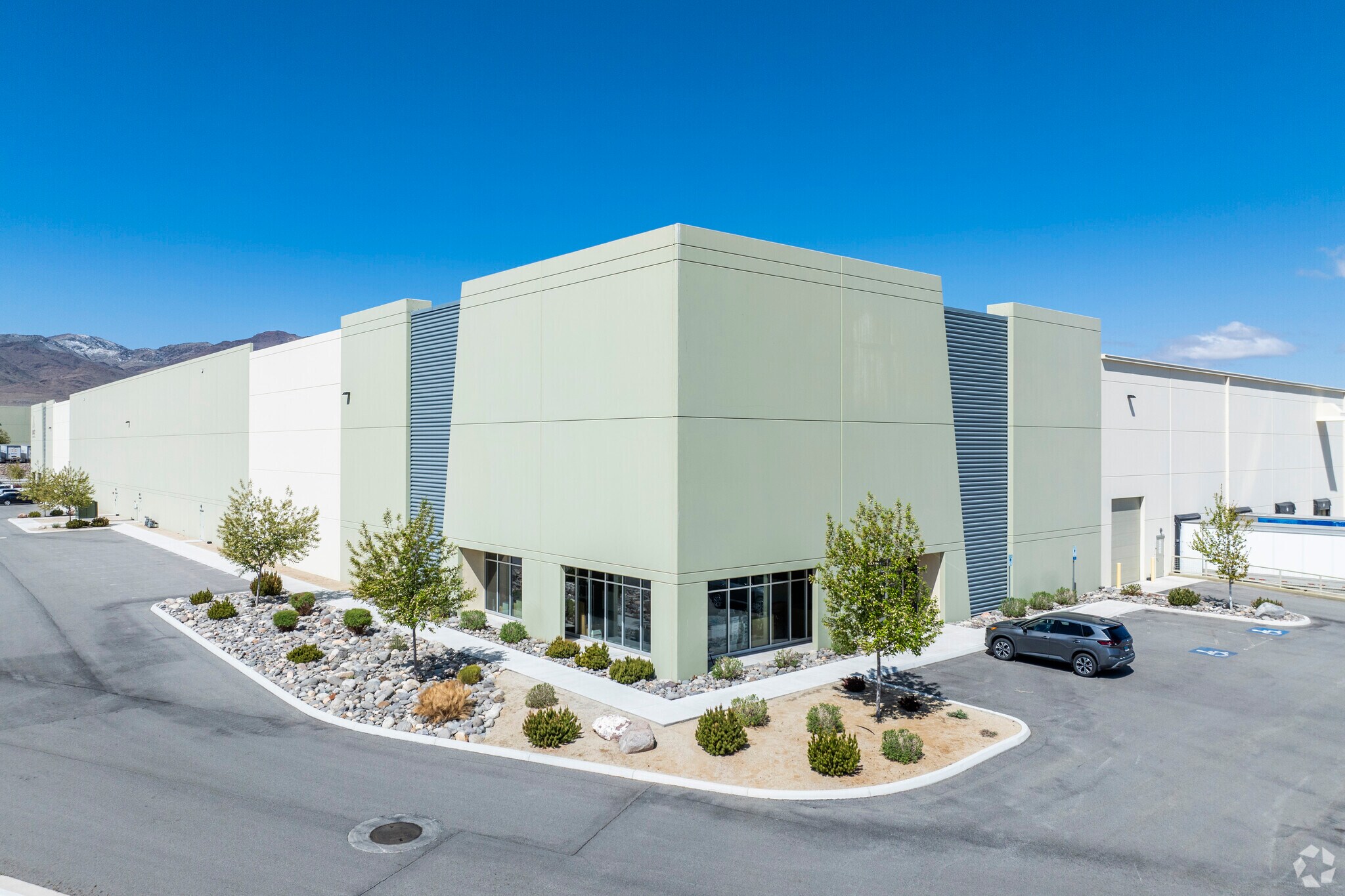 425 E Sydney Dr, Mccarran, NV à louer Photo principale- Image 1 de 9