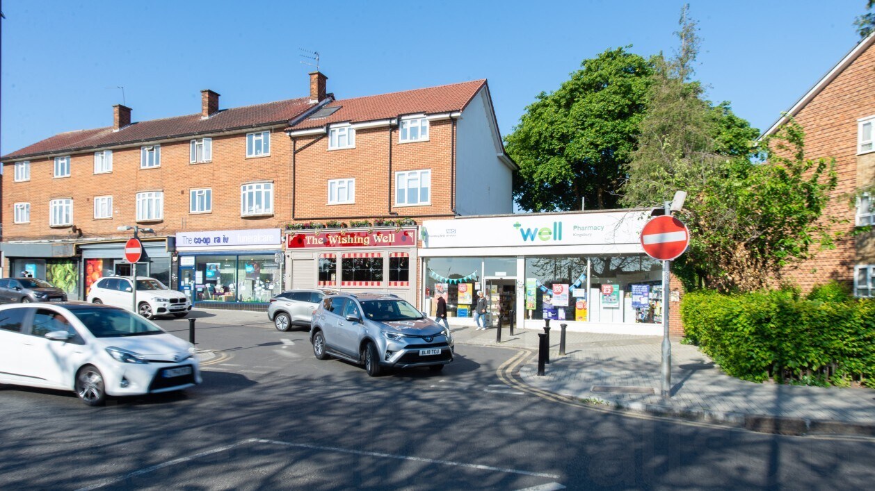171-175 Church Ln, Londres à vendre Photo du bâtiment- Image 1 de 1