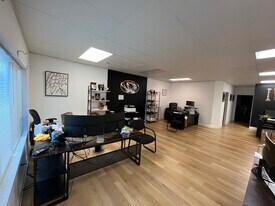2011 chapel plaza Ct, Columbia, MO for lease - Interior Photo - Image 3 of 6