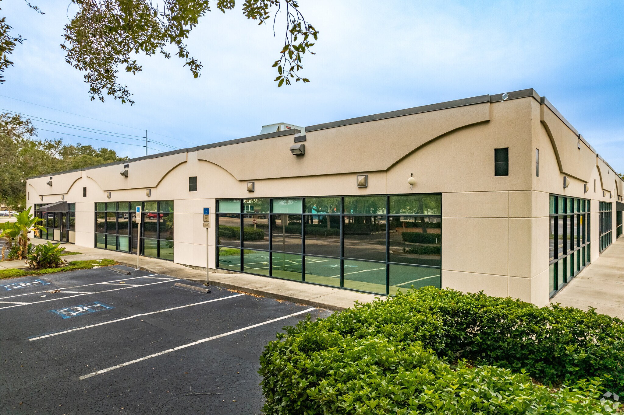3901 Premier North Dr, Tampa, FL à louer Photo du bâtiment- Image 1 de 7