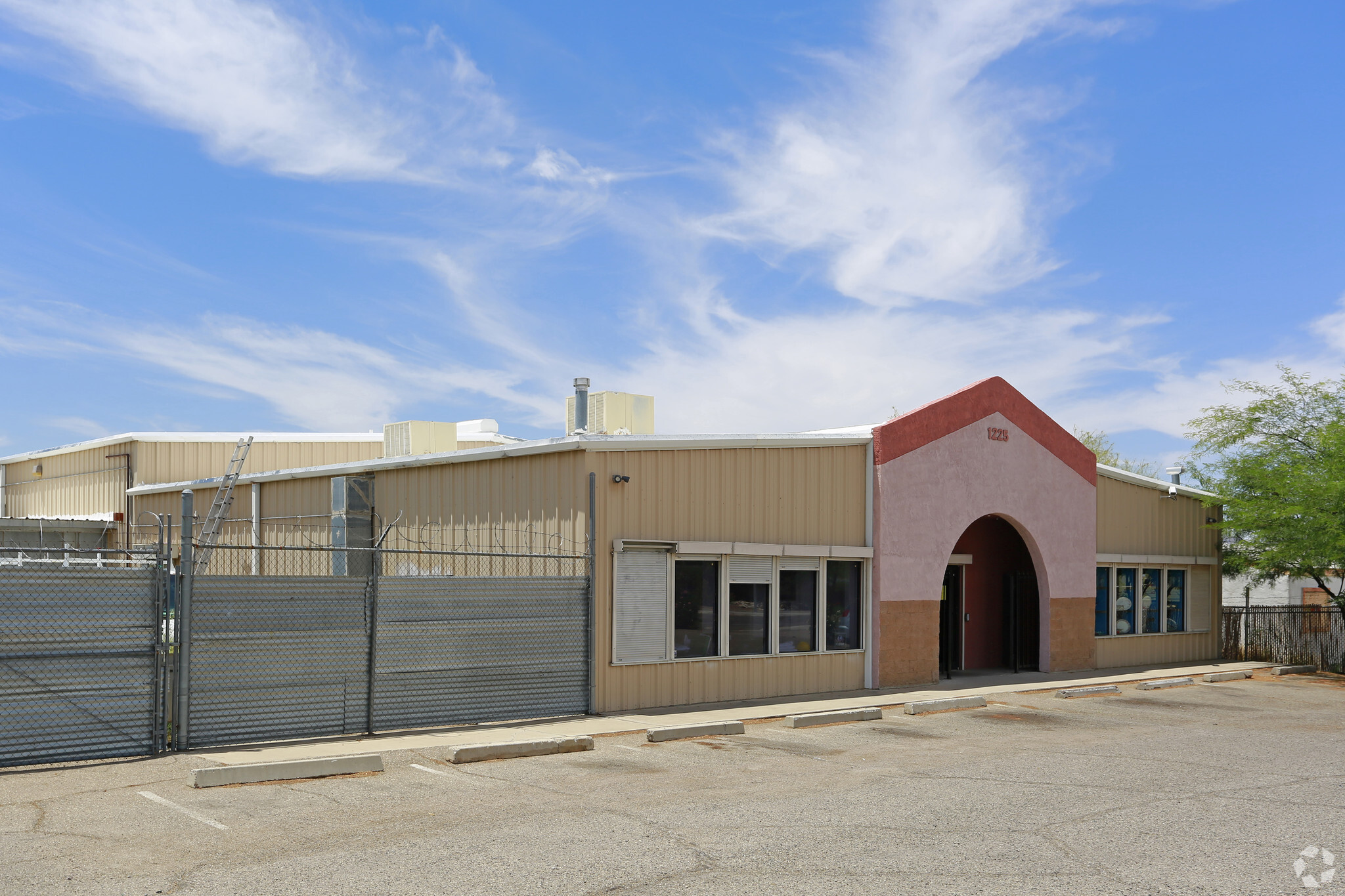 1225 W Miracle Mile, Tucson, AZ for lease Primary Photo- Image 1 of 3