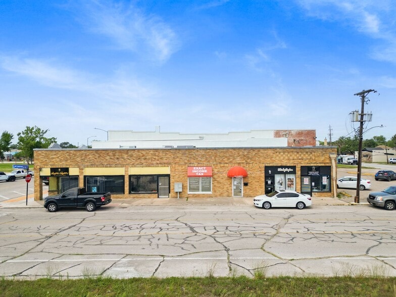100 W Texas Ave, Baytown, TX for sale - Building Photo - Image 1 of 3