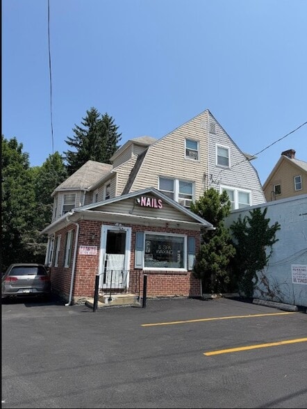 135 Montgomery Ave, Bala Cynwyd, PA à vendre - Photo du bâtiment - Image 2 de 5