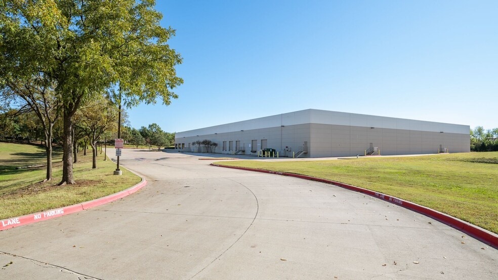 1000 S Nolen Dr, Grapevine, TX for lease - Building Photo - Image 3 of 6