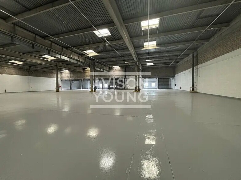 Flex in Gennevilliers for lease - Interior Photo - Image 3 of 8