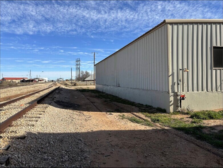 1501 Levelland Hwy, Brownfield, TX for sale - Building Photo - Image 3 of 11