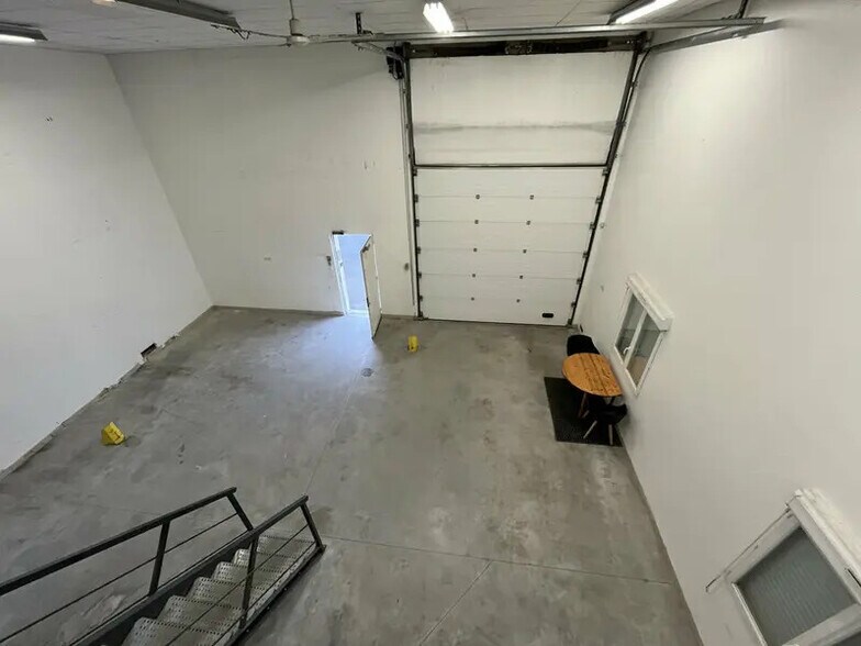Flex in Fontenay-Trésigny for lease - Building Photo - Image 2 of 8