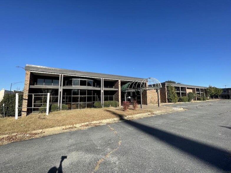 215 N Church St, Rocky Mount, NC for sale - Building Photo - Image 1 of 1