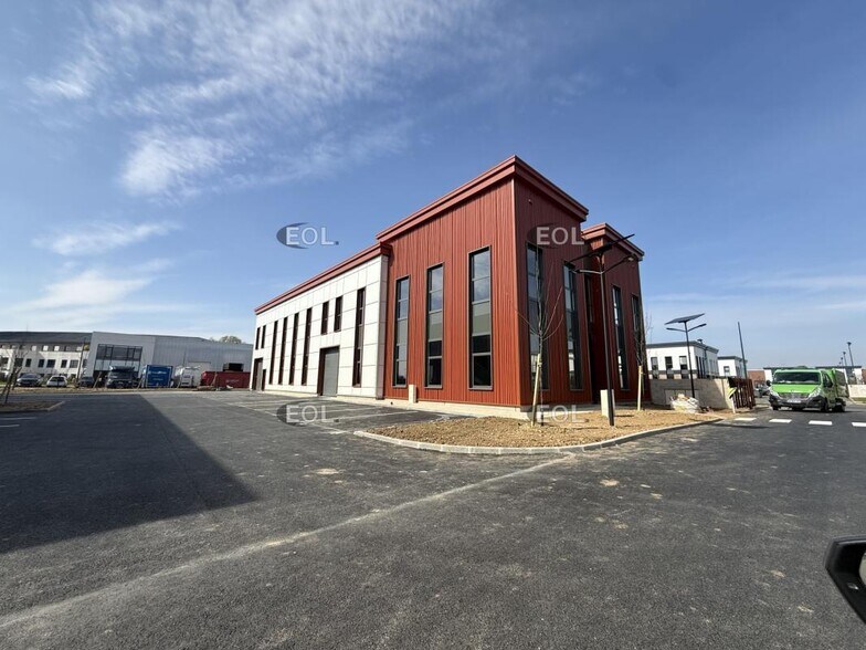 Flex in Serris for sale - Building Photo - Image 2 of 12