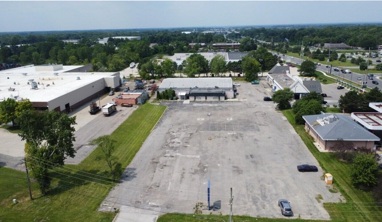 N 44937 Groesbeck Hwy, Clinton Township, MI for sale Building Photo- Image 1 of 2