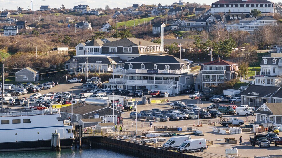 212 Water St, Block Island, RI à vendre - Photo du bâtiment - Image 1 de 95