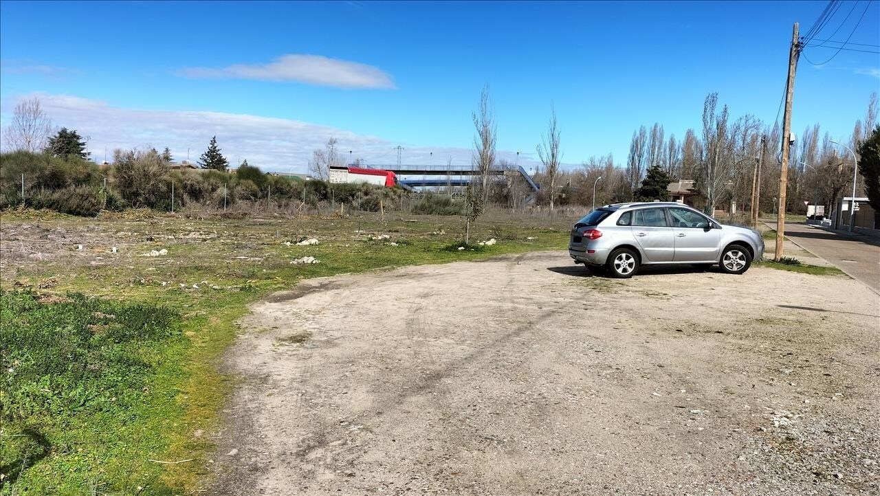 Lugar Sector 9 la Estación, Laguna de Duero, Valladolid for sale Building Photo- Image 1 of 13