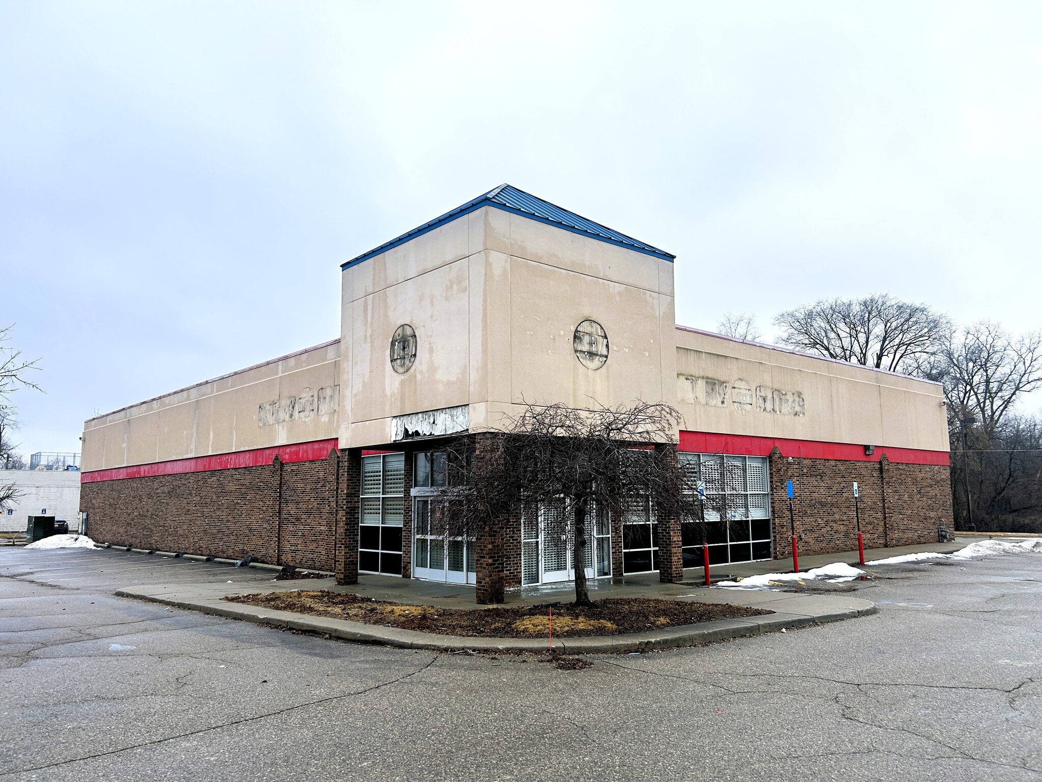 15181 Telegraph Rd, Redford, MI for lease Building Photo- Image 1 of 6