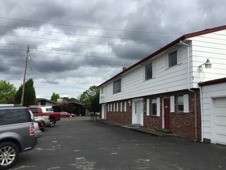 1363-1367 Commercial St SE, Salem, OR for lease - Building Photo - Image 2 of 12