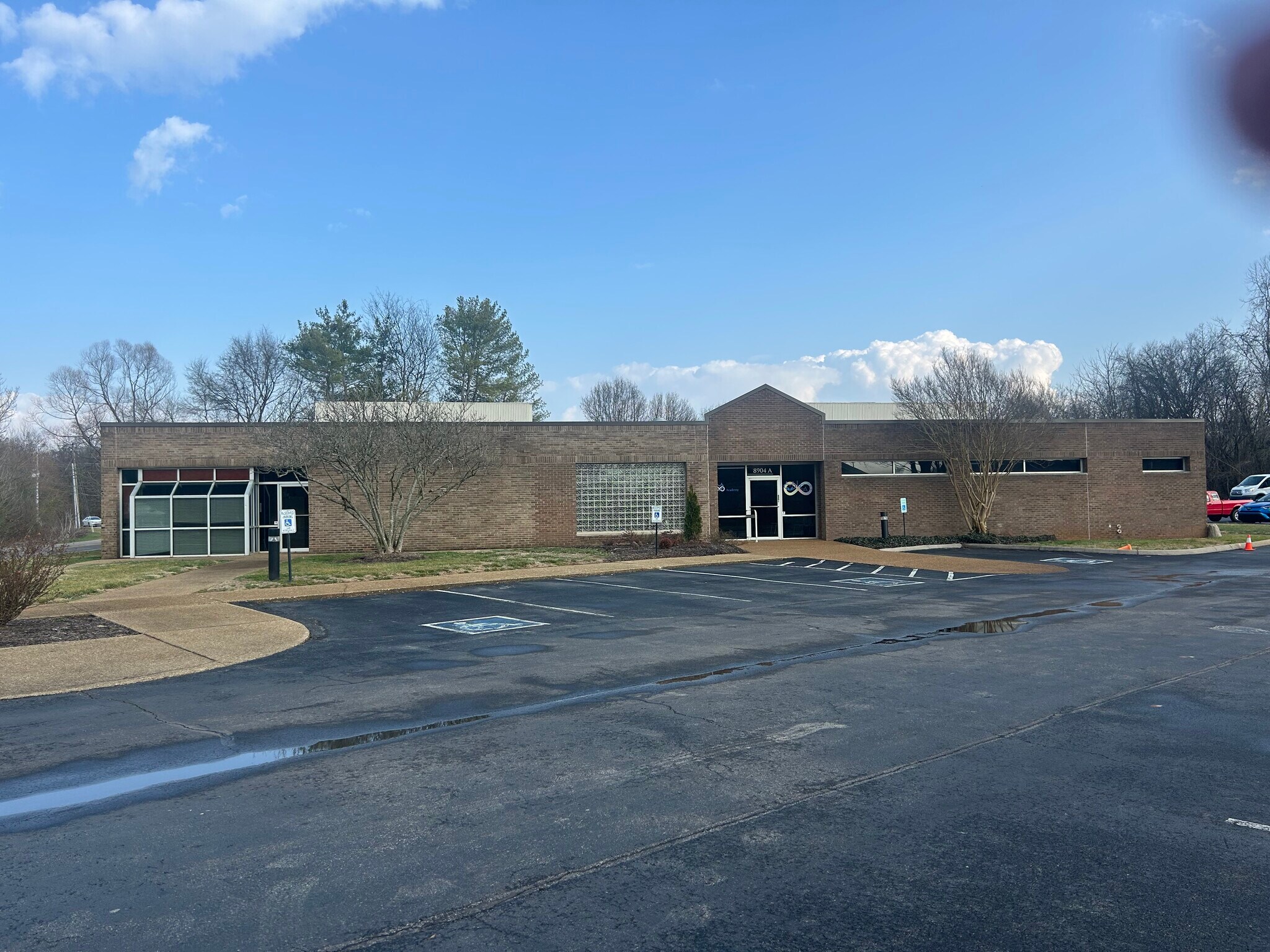 8904 Cross Park Dr, Knoxville, TN for lease Interior Photo- Image 1 of 8