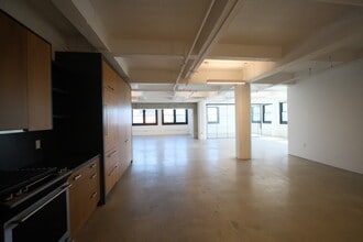 806 E 3rd St, Los Angeles, CA à louer Photo intérieure- Image 2 de 6