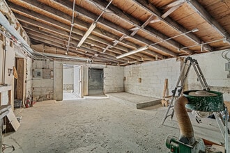 319 W 79th Ter, Kansas City, MO à louer Photo intérieure- Image 2 de 3