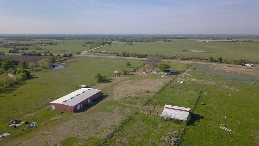 6560 N Highway 36, Buckholts, TX à vendre - Photo principale - Image 1 de 1