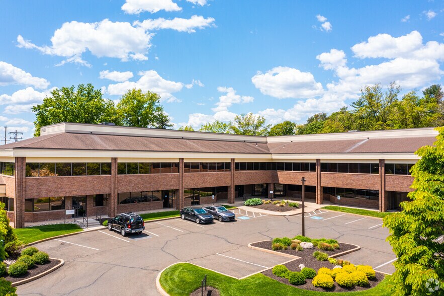 300 Welsh Rd, Horsham Township, PA à louer - Photo du bâtiment - Image 2 de 5