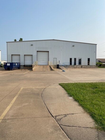 400 S Eagle Ln, Oklahoma City, OK for lease - Building Photo - Image 3 of 29