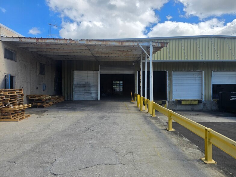 1102 N Rome Ave, Tampa, FL à louer - Photo du bâtiment - Image 3 de 10