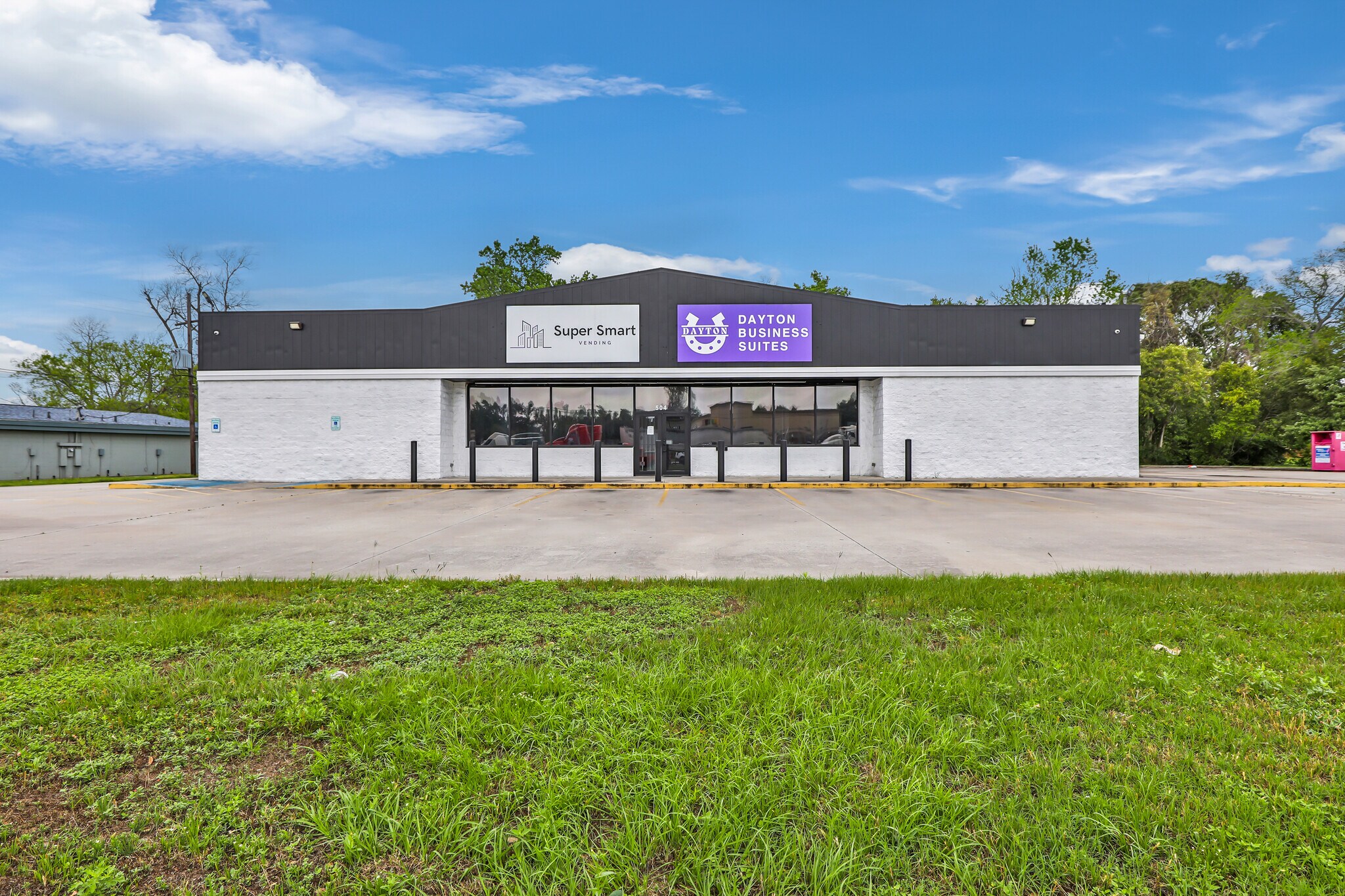 504 E Highway 90, Dayton, TX à louer Photo principale- Image 1 de 11