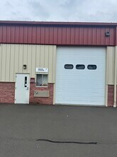 200 Old County Cir, Windsor Locks, CT for lease Interior Photo- Image 1 of 8