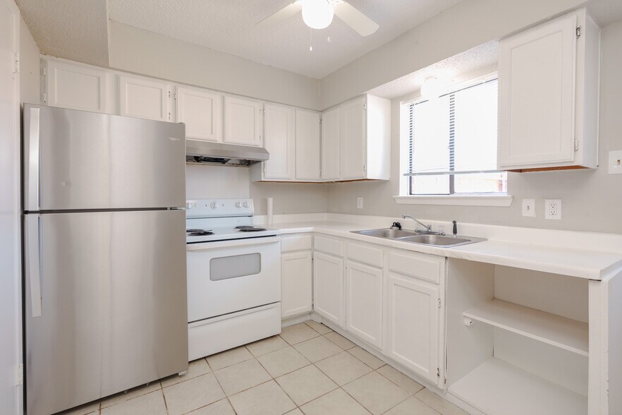 2813 Wimbledon Ct, Garland, TX à vendre - Photo du bâtiment - Image 3 de 15
