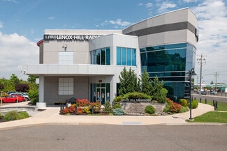 Plus de détails pour 3235 Hempstead Tpke, Levittown, NY - Bureau à vendre