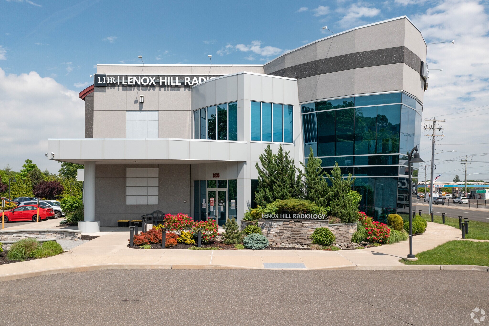 3235 Hempstead Tpke, Levittown, NY à vendre Photo principale- Image 1 de 10