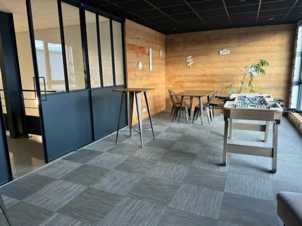 Office in Villefranche-sur-Saône for lease Interior Photo- Image 1 of 4