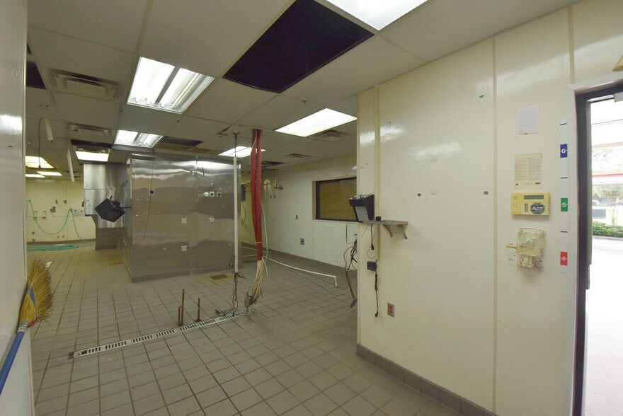 64 Carriage Oaks Dr, Tyrone, GA à louer - Photo du bâtiment - Image 3 de 51