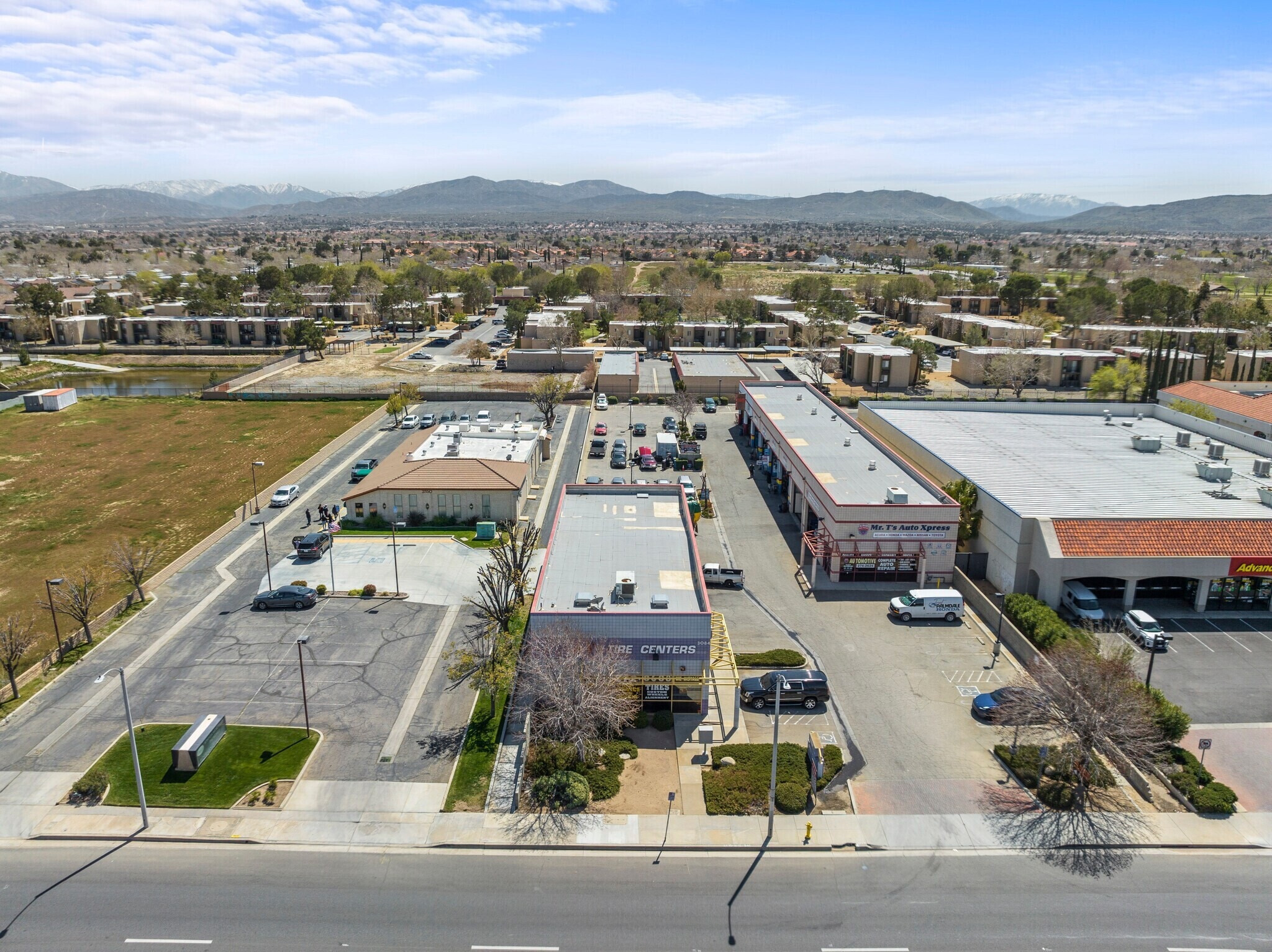 3084 E Palmdale Blvd, Palmdale, CA for lease Interior Photo- Image 1 of 3