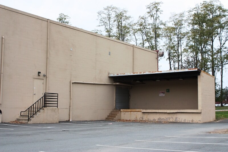 370 Sullivan Way, Ewing, NJ à louer - Photo du bâtiment - Image 3 de 8