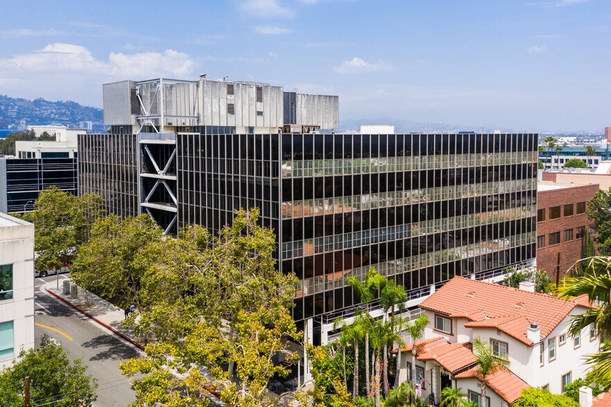 8920 Wilshire Blvd, Beverly Hills, CA à louer - Photo du bâtiment - Image 3 de 8