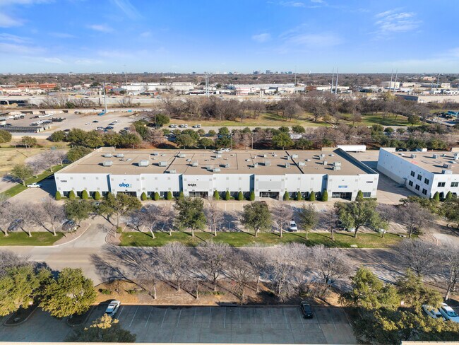 Plus de détails pour 13988 Diplomat Dr, Dallas, TX - Local d'activités, Industriel à louer