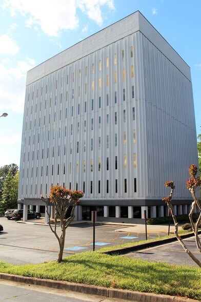 3301 Buckeye Rd, Atlanta, GA à louer - Photo du bâtiment - Image 2 de 27