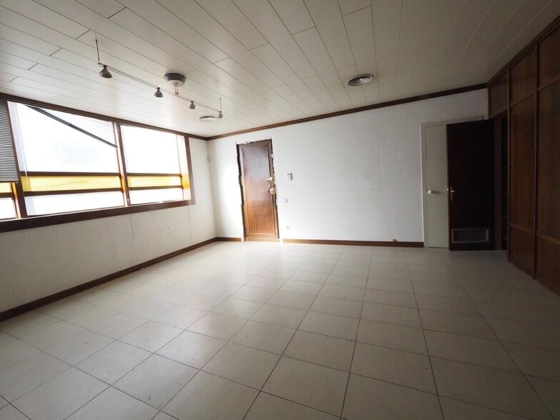 Carretera de Vic, 99, Manresa, Barcelona for sale - Interior Photo - Image 3 of 6