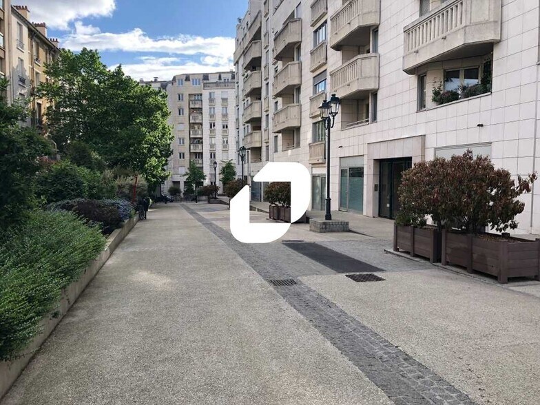Office in Saint-Mandé for sale - Building Photo - Image 2 of 8