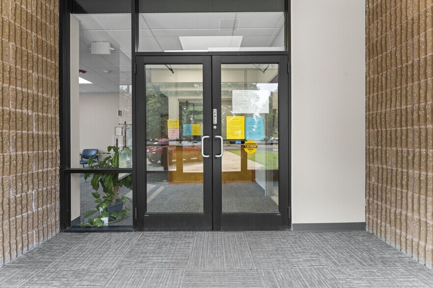 596 South St, Holyoke, MA à vendre - Photo du bâtiment - Image 3 de 21