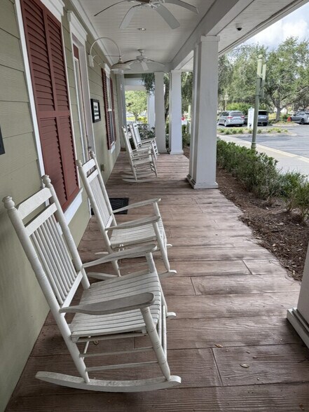 910 Old Camp Rd, The Villages, FL à vendre - Photo du bâtiment - Image 3 de 15